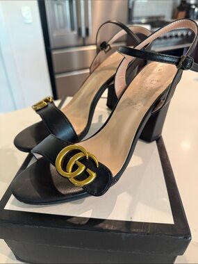 Gucci marmont Black Leather Block Heel Sandals with Gold GG vintage sz38 EUC